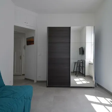 Apartment Studio 2 Personnes Au Calme Sur Les Hauteurs Du Port De *
